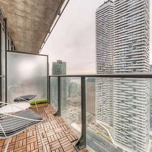 Stylish Newly Furnished With Beautiful View Homestay Toronto
