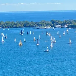 Lakeside Haven: Harbourfront With Million-dollar Views Apartment Toronto